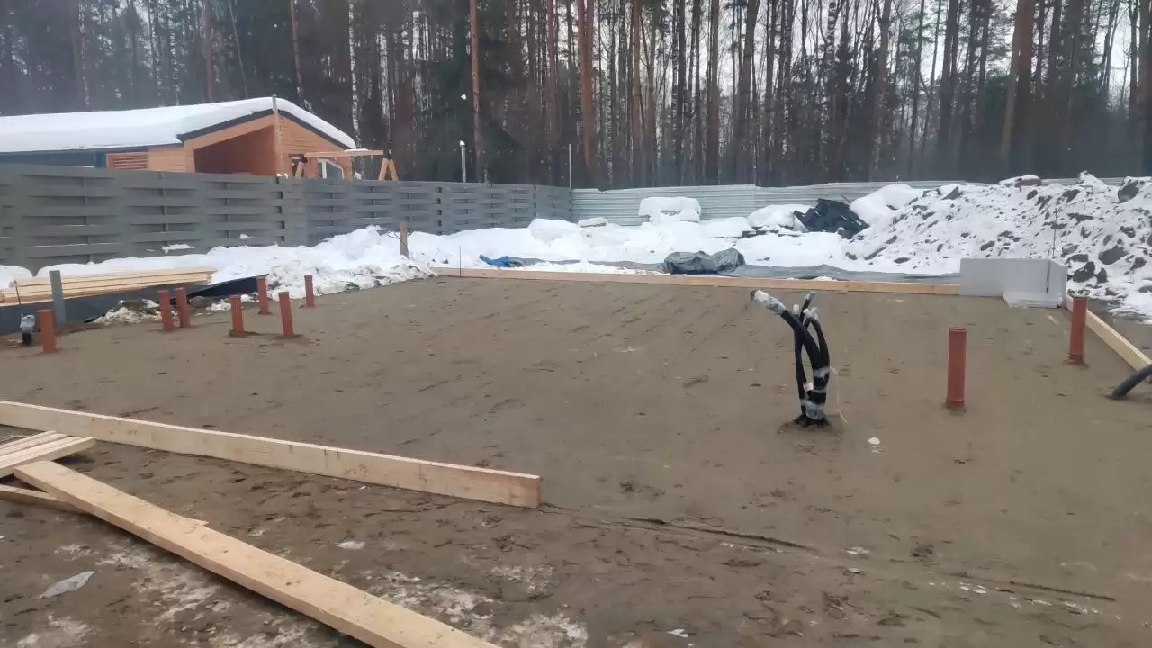 Подготовка основания для будущего фундамента Подготовка основания для фундамента монолитная плита