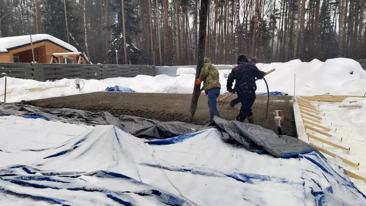 Заливка фундамента монолитная плита для частного дома Заливка фундамента монолитная плита для проекта БП-93