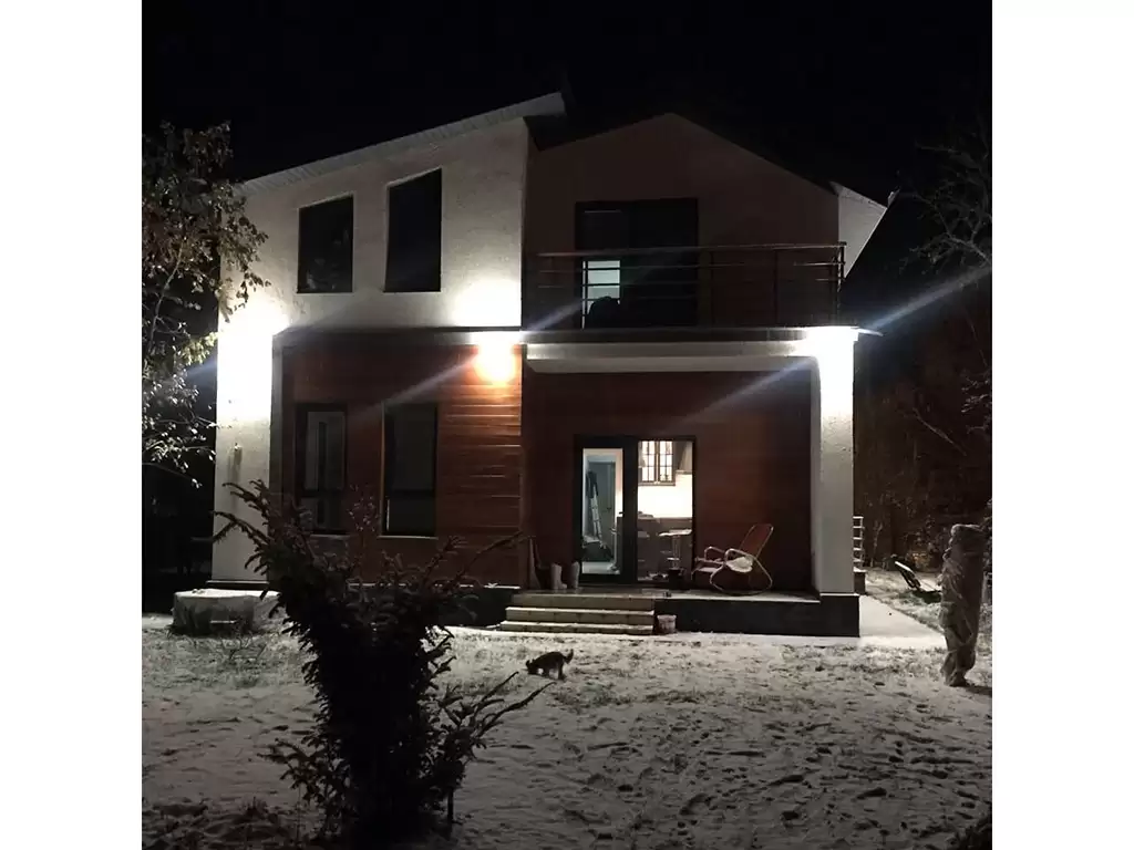 Готовый дом МС-146В, панели БЭНПАН с ночной подсветкой, фото владельца